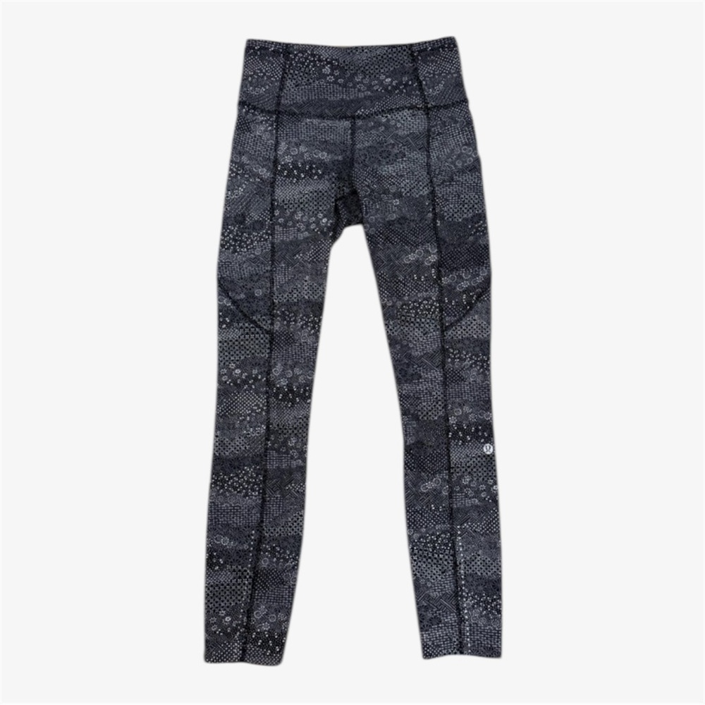 Lululemon Fast & Free 7/8 Tight II 25" in Meisai White Black Print Size 4